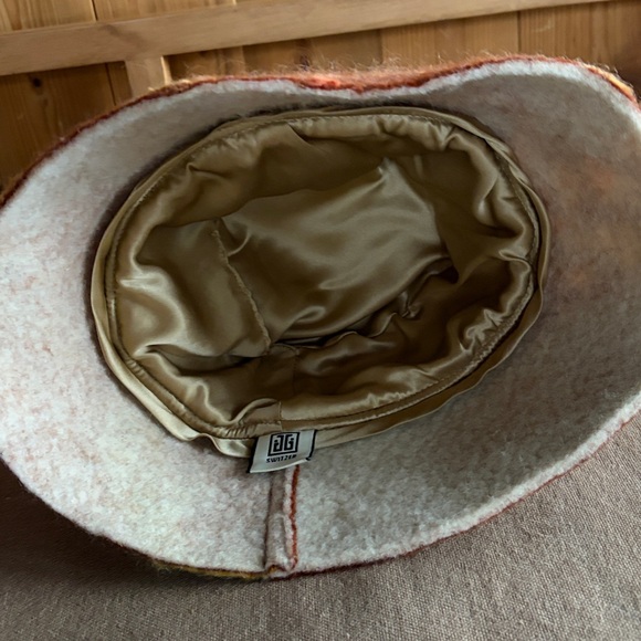 JG Switzer Wool Felted Bucket hat Bespoke Art to Wear. - Picture 6 of 15